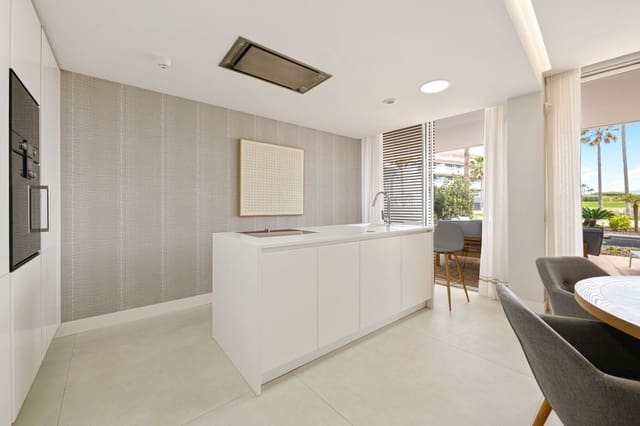 3 bedroom Apartment for sale in Estepona with pool - € 995,000 (Ref: 9030996)