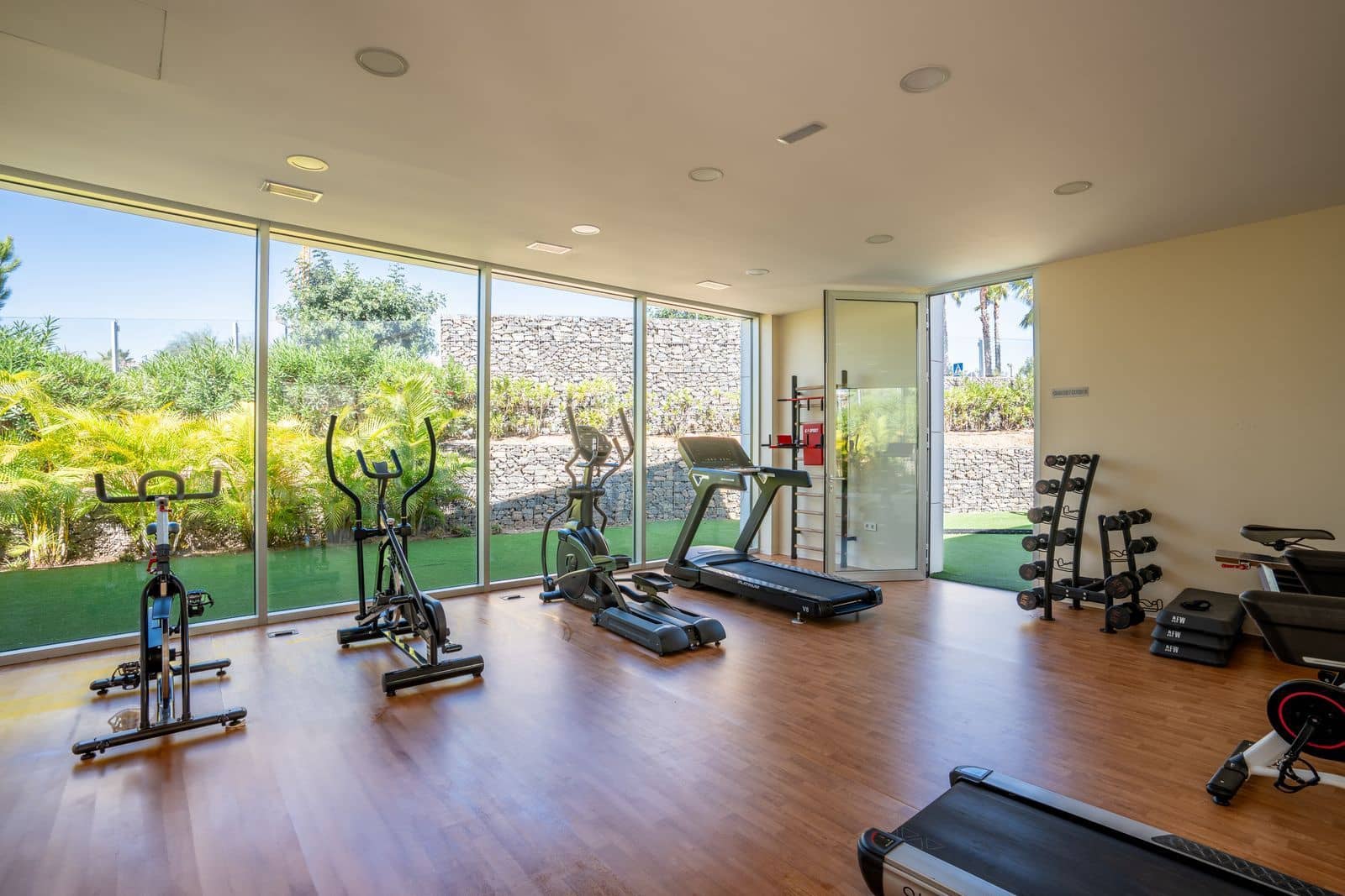 2 bedroom Apartment for sale in Estepona - € 1,095,000 (Ref: 9031015)