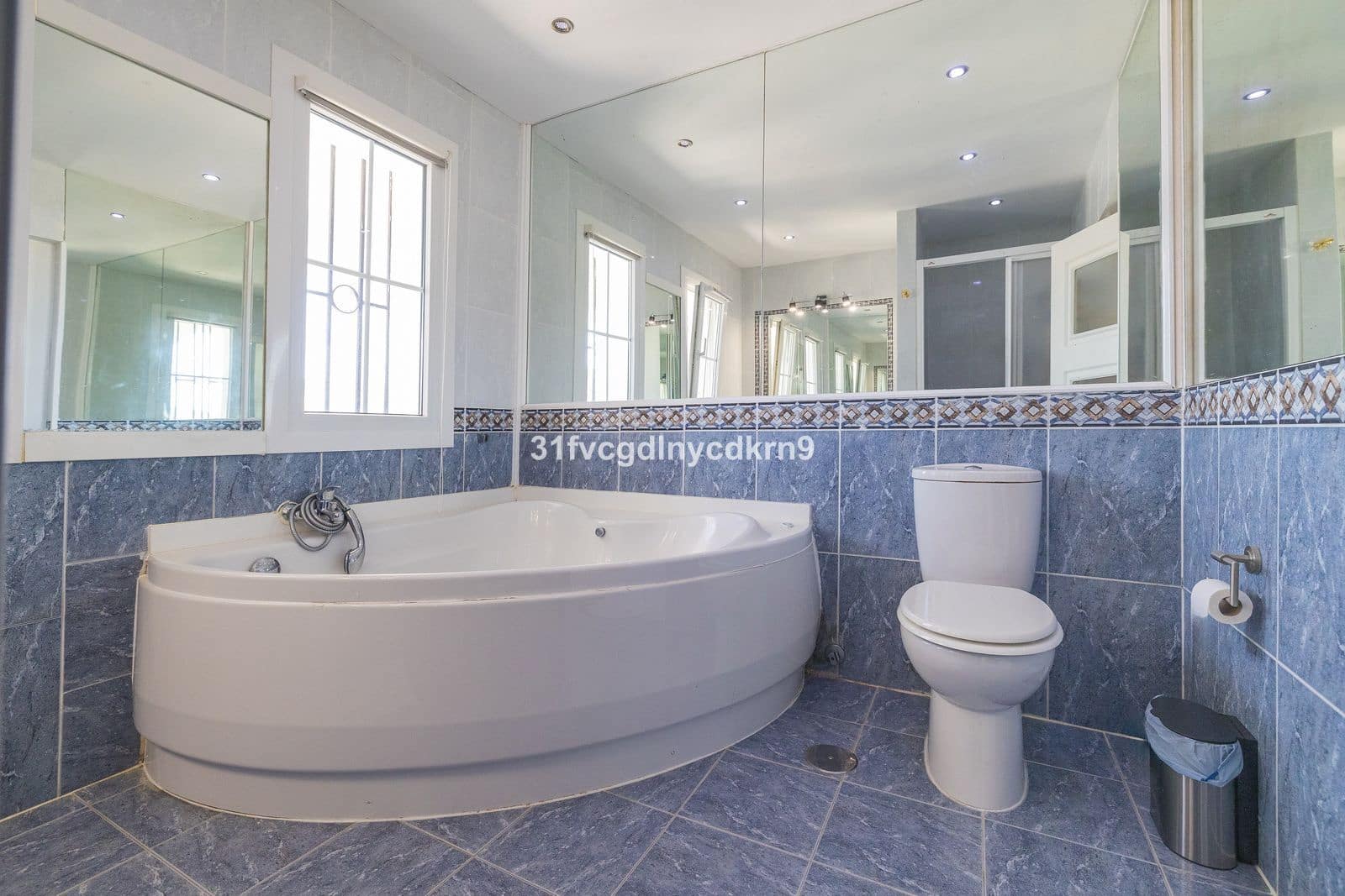 6 chambre Villa/Maison à vendre à Estepona avec piscine - 1 600 000 € (Ref: 9037807)