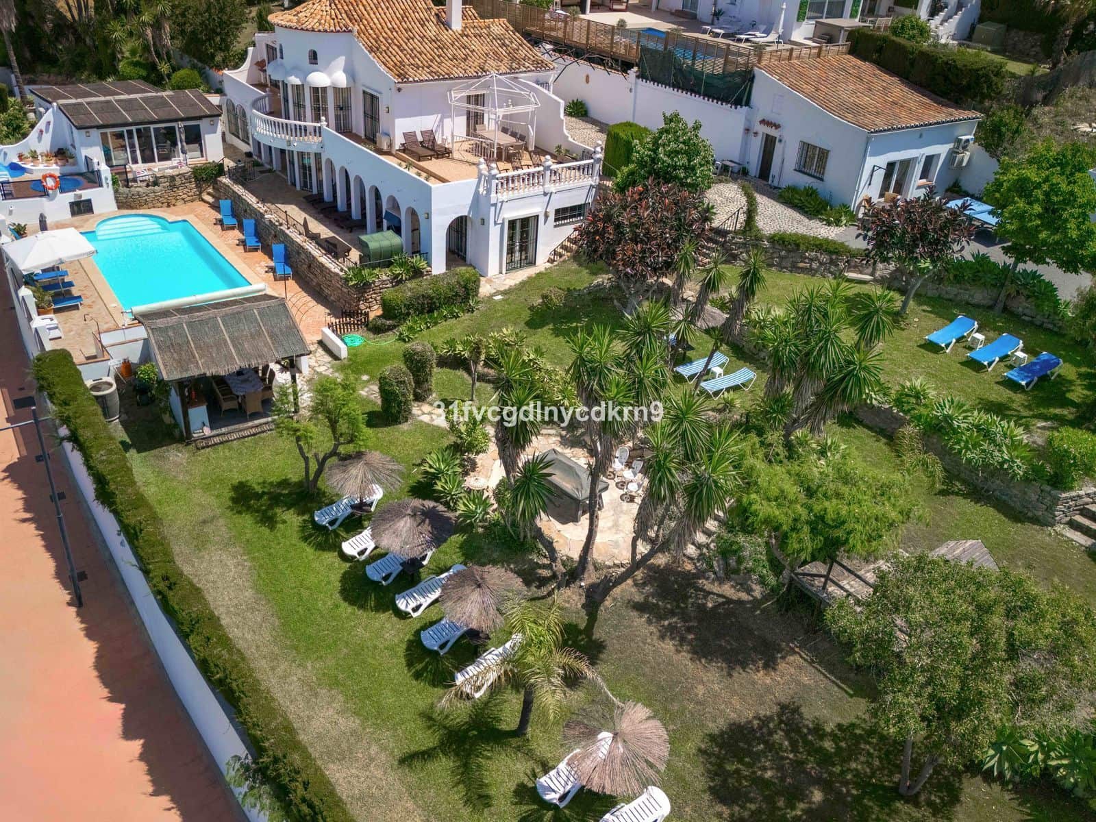 6 chambre Villa/Maison à vendre à Estepona avec piscine - 1 600 000 € (Ref: 9037807)