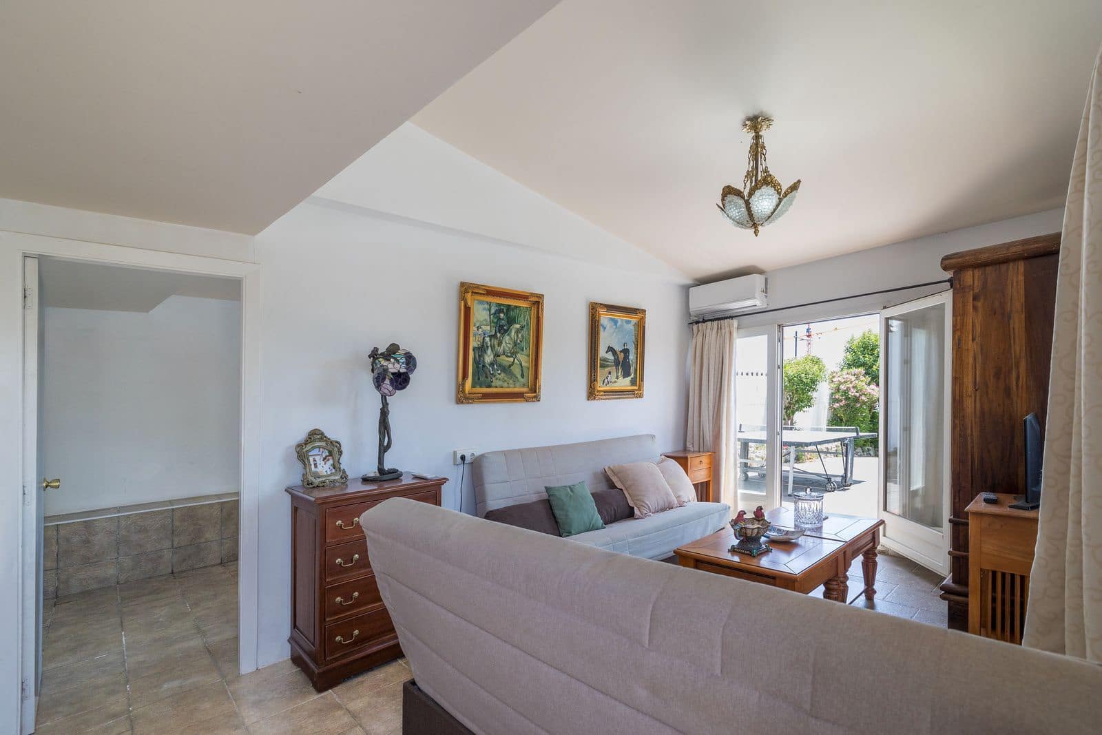 6 makuuhuone Huvila myytävänä paikassa Estepona mukana uima-altaan - 1 450 000 € (Ref: 9037807)