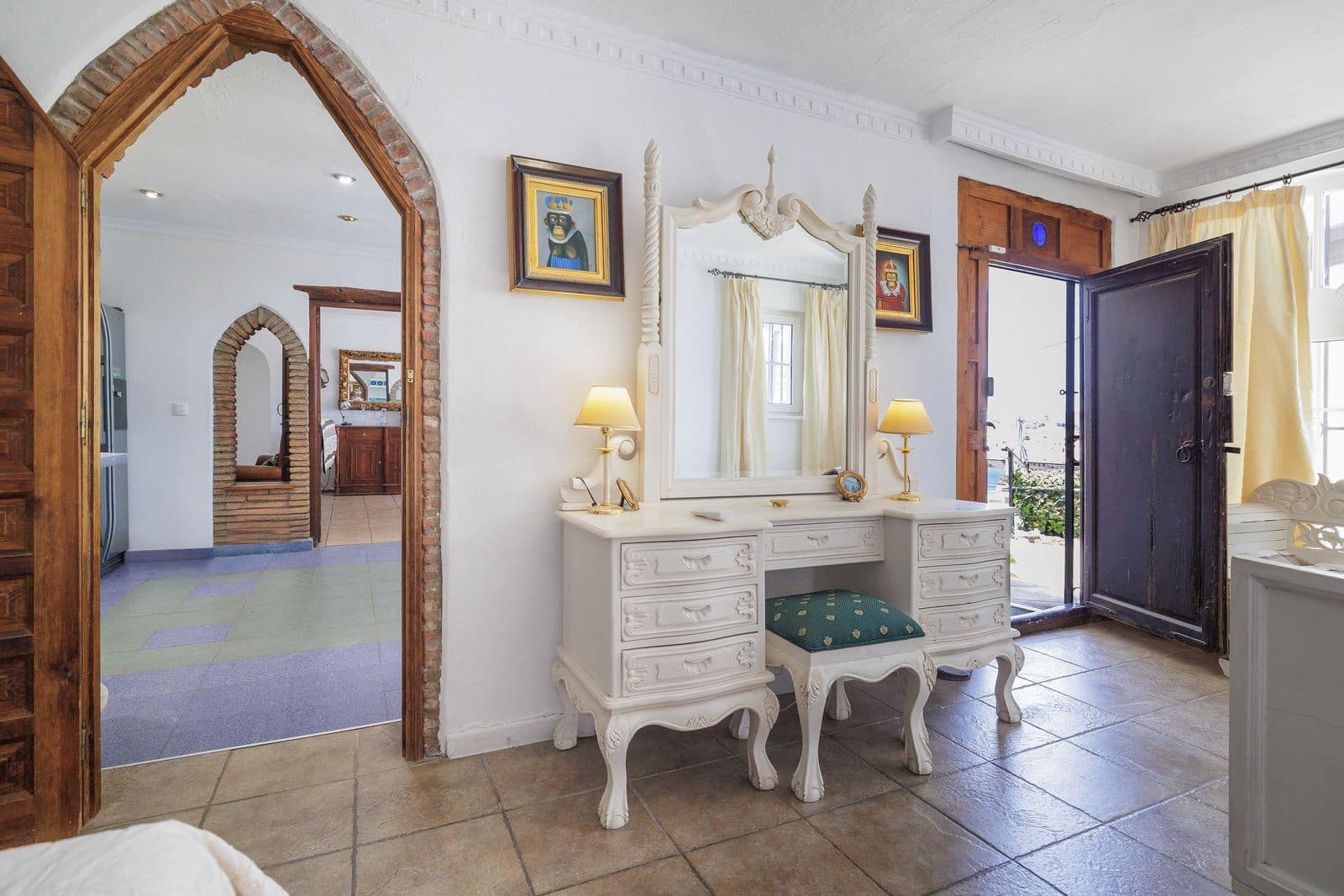 6 makuuhuone Huvila myytävänä paikassa Estepona mukana uima-altaan - 1 450 000 € (Ref: 9037807)