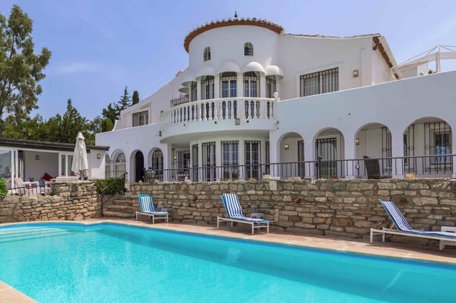 6 makuuhuone Huvila myytävänä paikassa Estepona mukana uima-altaan - 1 450 000 € (Ref: 9037807)