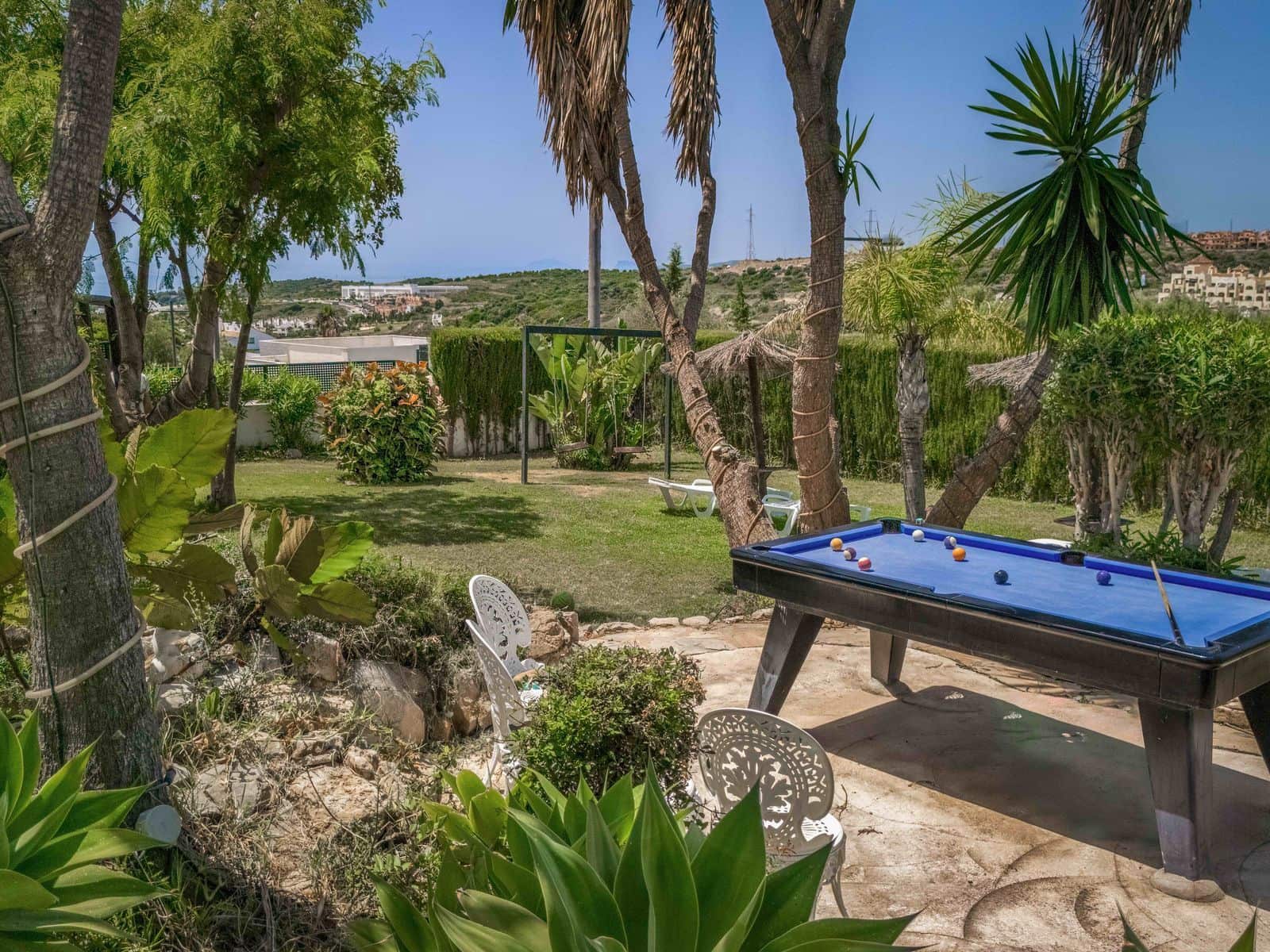 6 makuuhuone Huvila myytävänä paikassa Estepona mukana uima-altaan - 1 450 000 € (Ref: 9037807)