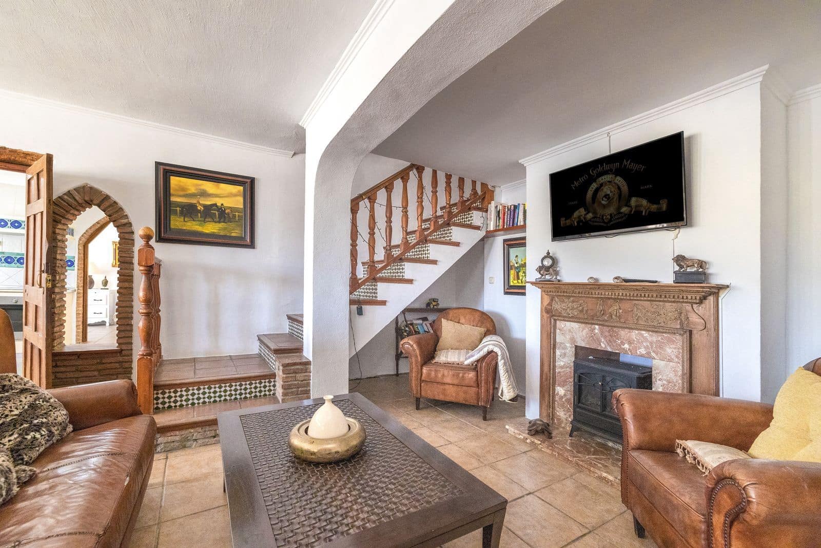 6 makuuhuone Huvila myytävänä paikassa Estepona mukana uima-altaan - 1 450 000 € (Ref: 9037807)