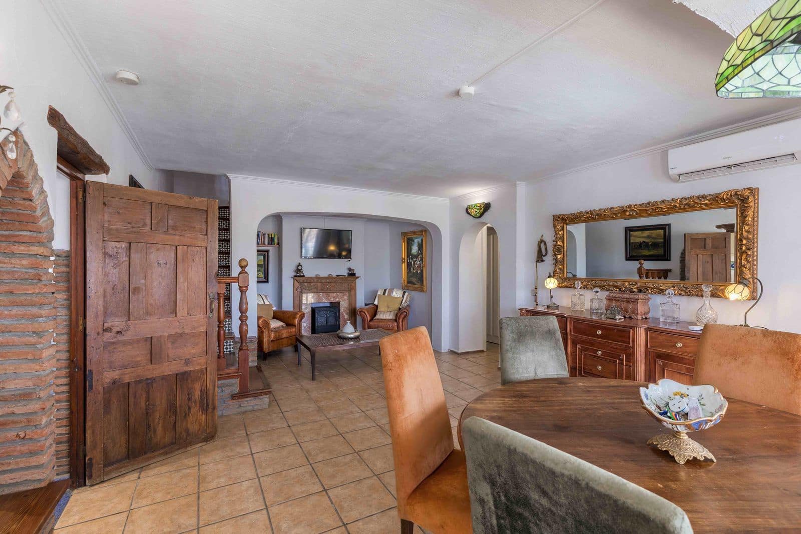 6 makuuhuone Huvila myytävänä paikassa Estepona mukana uima-altaan - 1 450 000 € (Ref: 9037807)