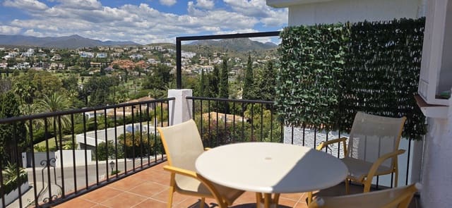 2 soveværelse Lejlighed til salg i El Paraiso, Estepona med garage - € 649.000 (Ref: 9072827)