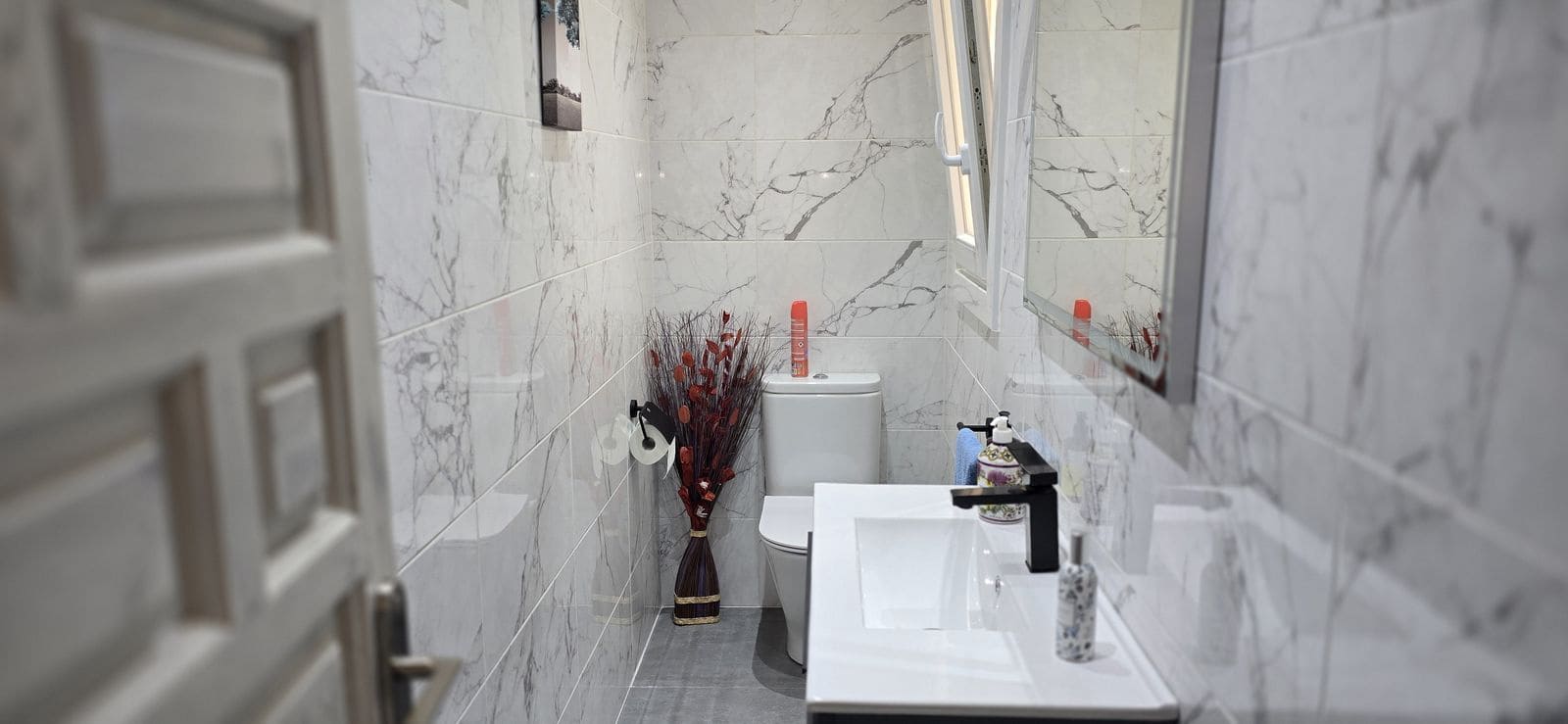 2 bedroom Apartment for sale in El Paraiso with garage - € 649,000 (Ref: 9072827)