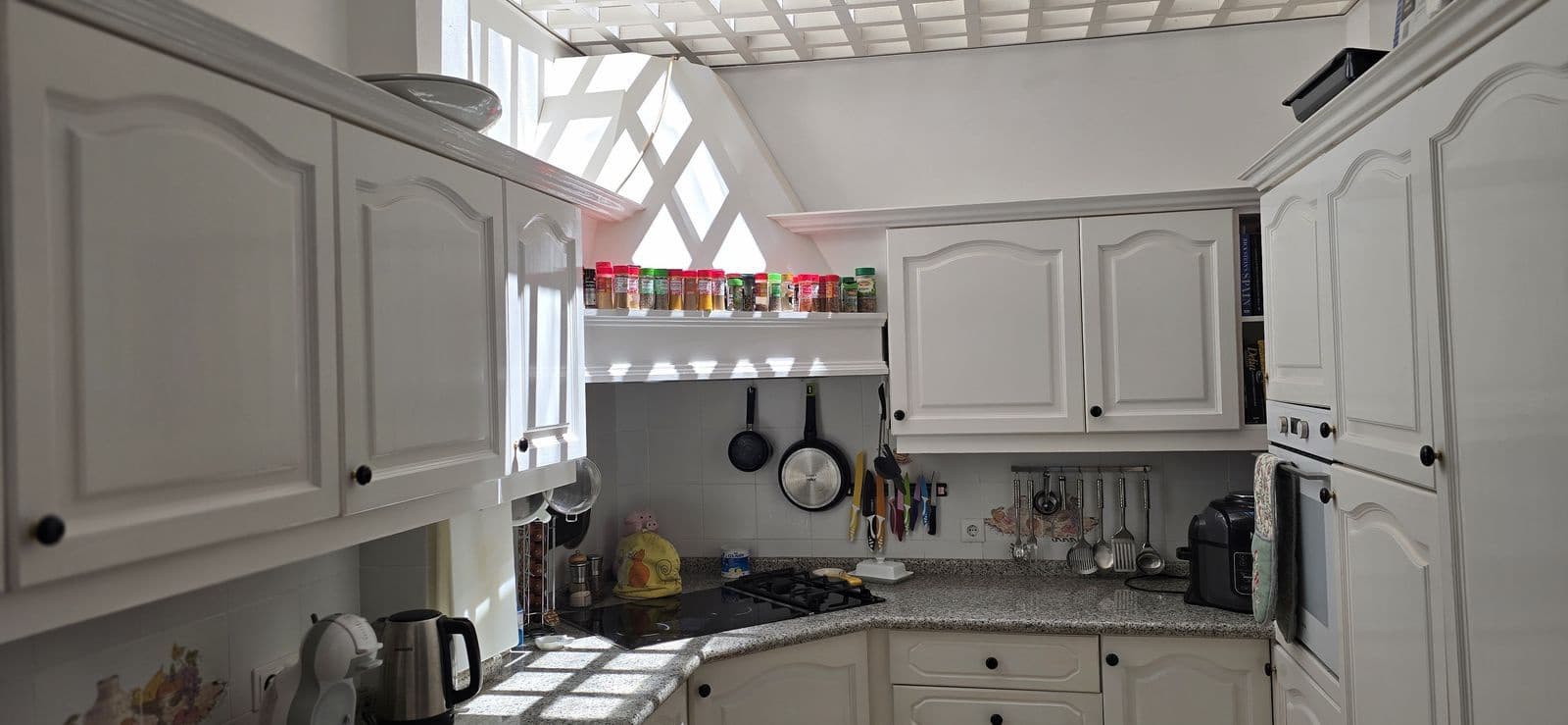 2 bedroom Apartment for sale in El Paraiso with garage - € 649,000 (Ref: 9072827)