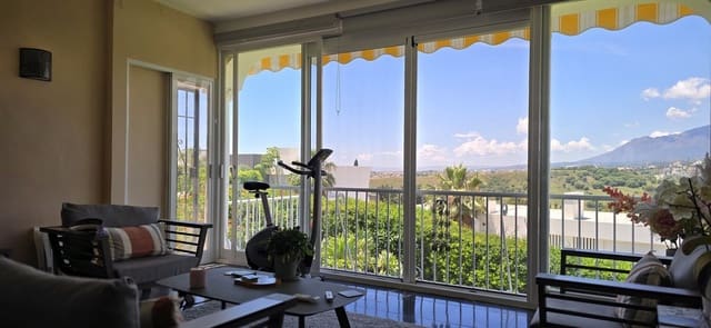 2 soveværelse Lejlighed til salg i El Paraiso, Estepona med garage - € 649.000 (Ref: 9072827)