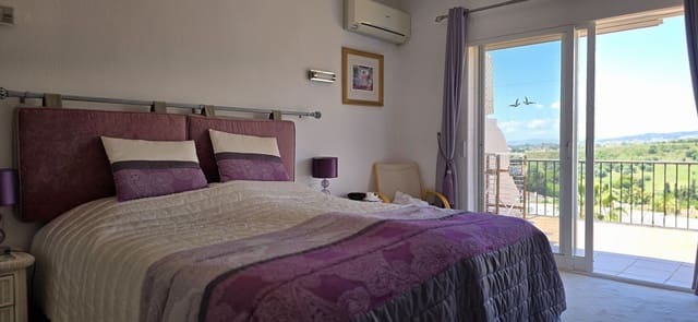 2 soveværelse Lejlighed til salg i El Paraiso, Estepona med garage - € 649.000 (Ref: 9072827)