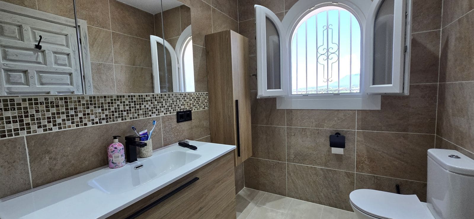 2 bedroom Apartment for sale in El Paraiso with garage - € 649,000 (Ref: 9072827)