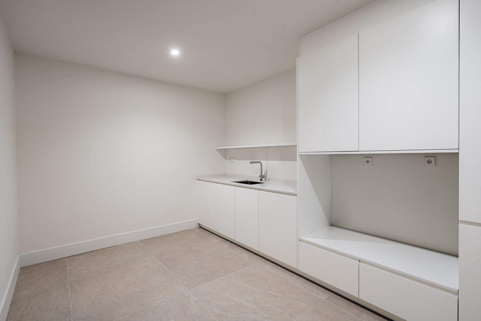 4 bedroom Villa for sale in Estepona with pool - € 3,000,000 (Ref: 9105841)