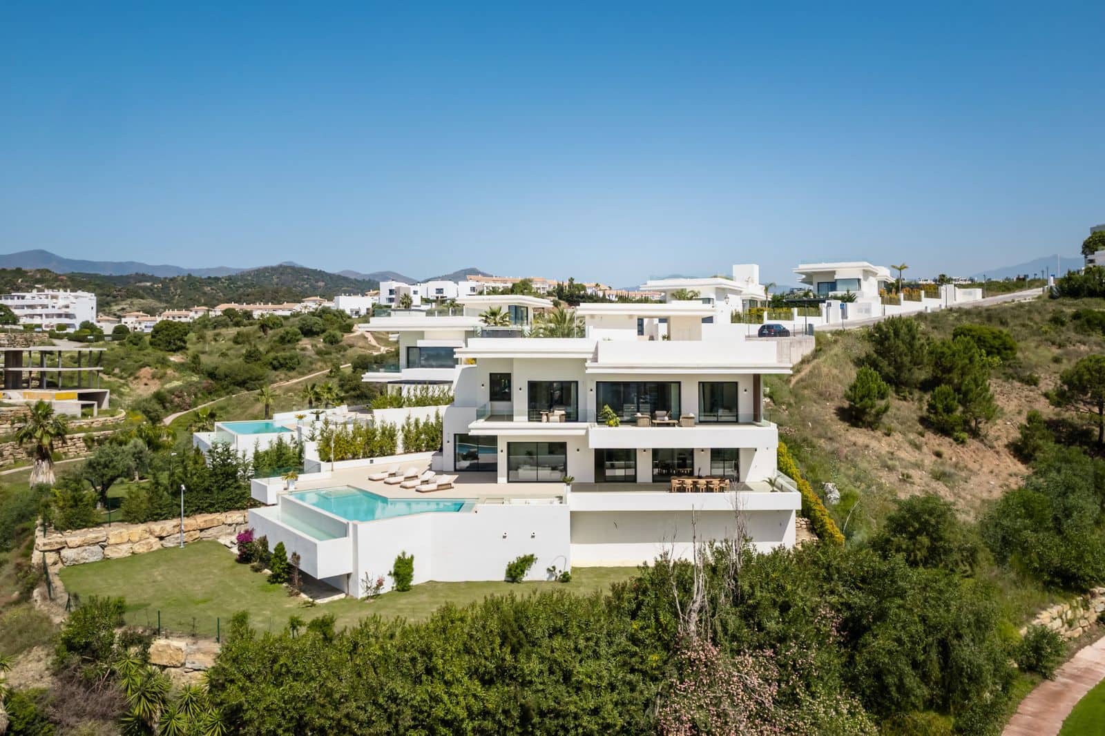 4 sovrum Villa till salu i Estepona med pool - 2 990 000 € (Ref: 9105841)