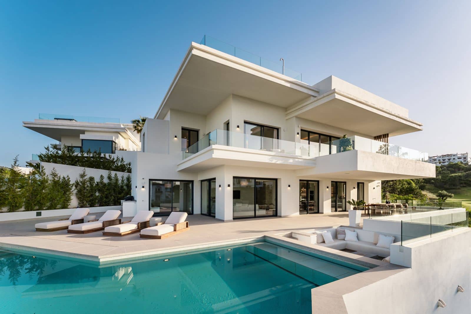 4 sovrum Villa till salu i Estepona med pool - 2 990 000 € (Ref: 9105841)