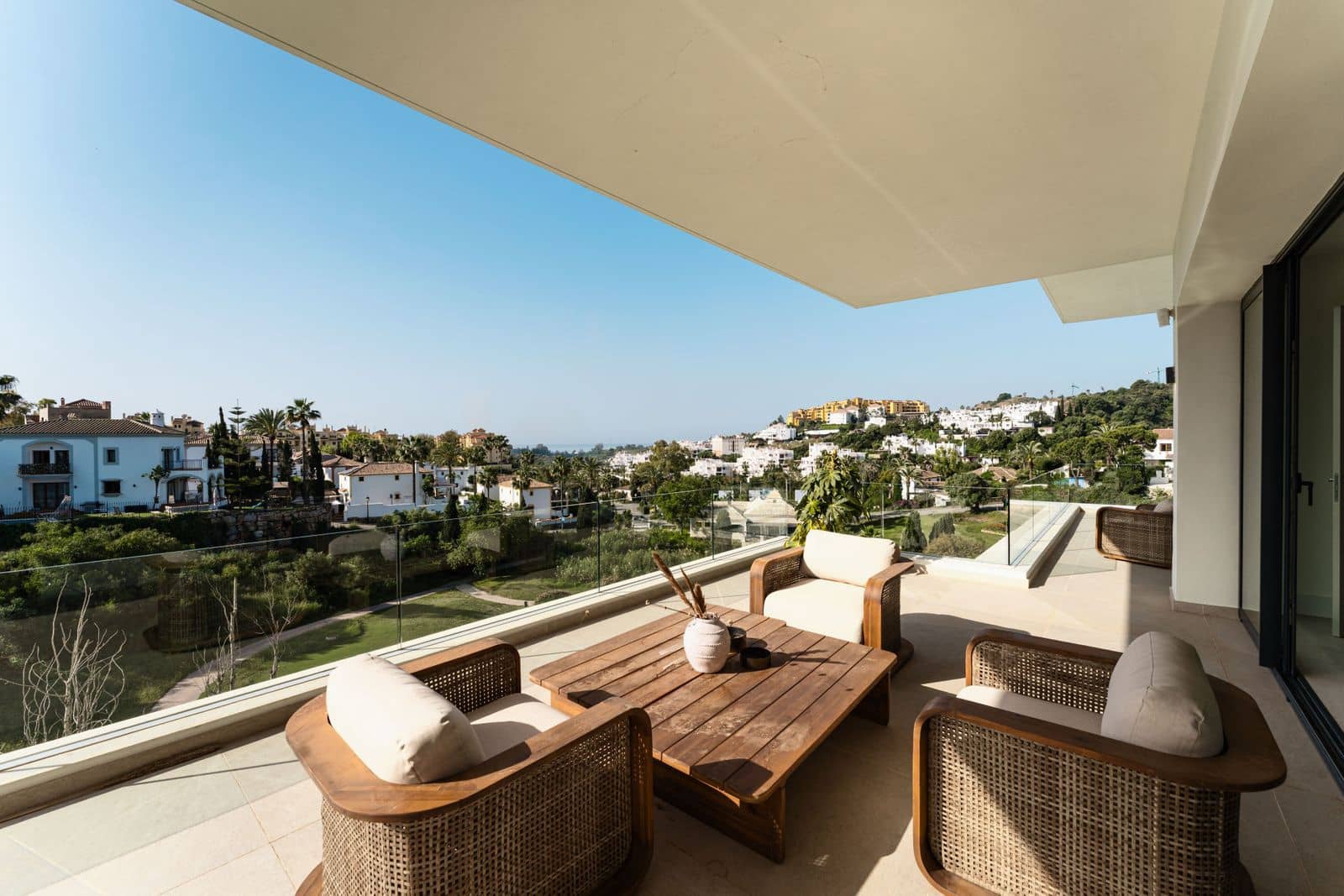 4 bedroom Villa for sale in Estepona with pool - € 2,990,000 (Ref: 9105841)