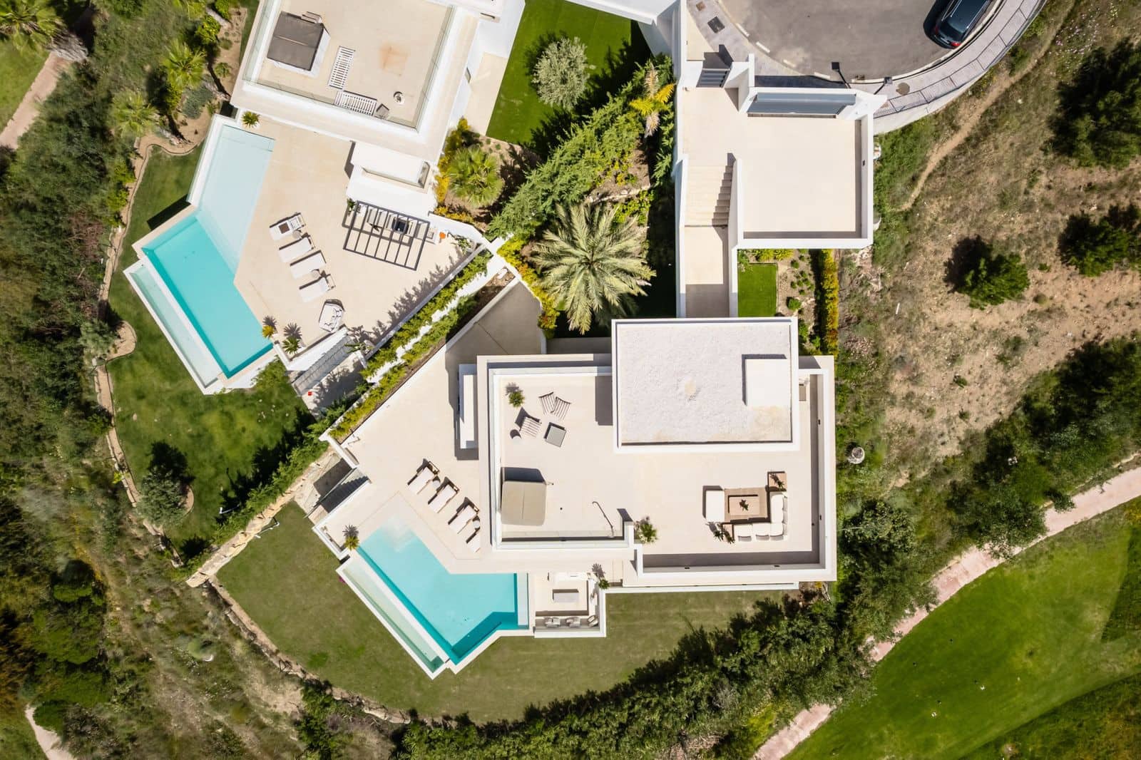 4 bedroom Villa for sale in Estepona with pool - € 2,990,000 (Ref: 9105841)
