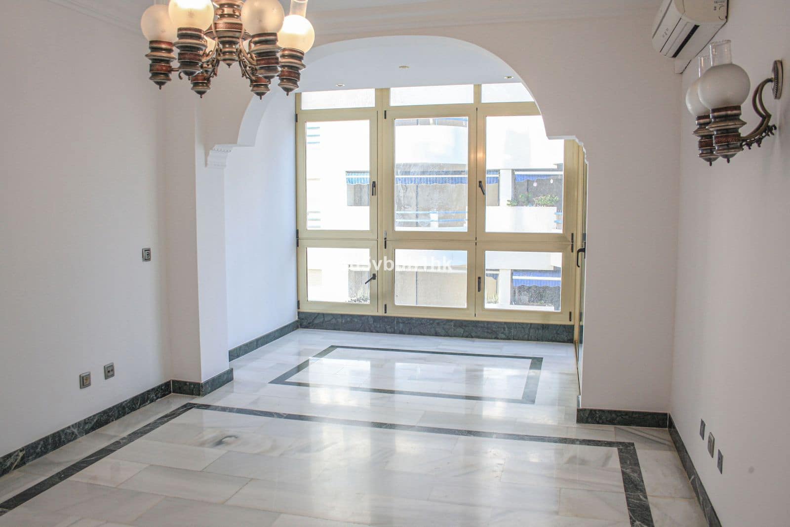 Apartamento de 2 habitaciones en Marbella en venta con piscina - 430.000 € (Ref: 9105843)