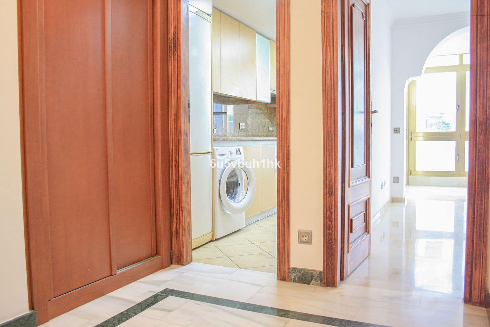 Apartamento de 2 habitaciones en Marbella en venta con piscina - 430.000 € (Ref: 9105843)