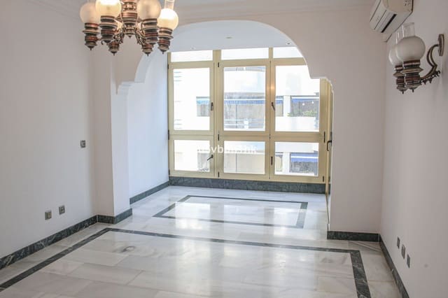 Apartamento de 2 habitaciones en Marbella en venta con piscina - 430.000 € (Ref: 9105843)