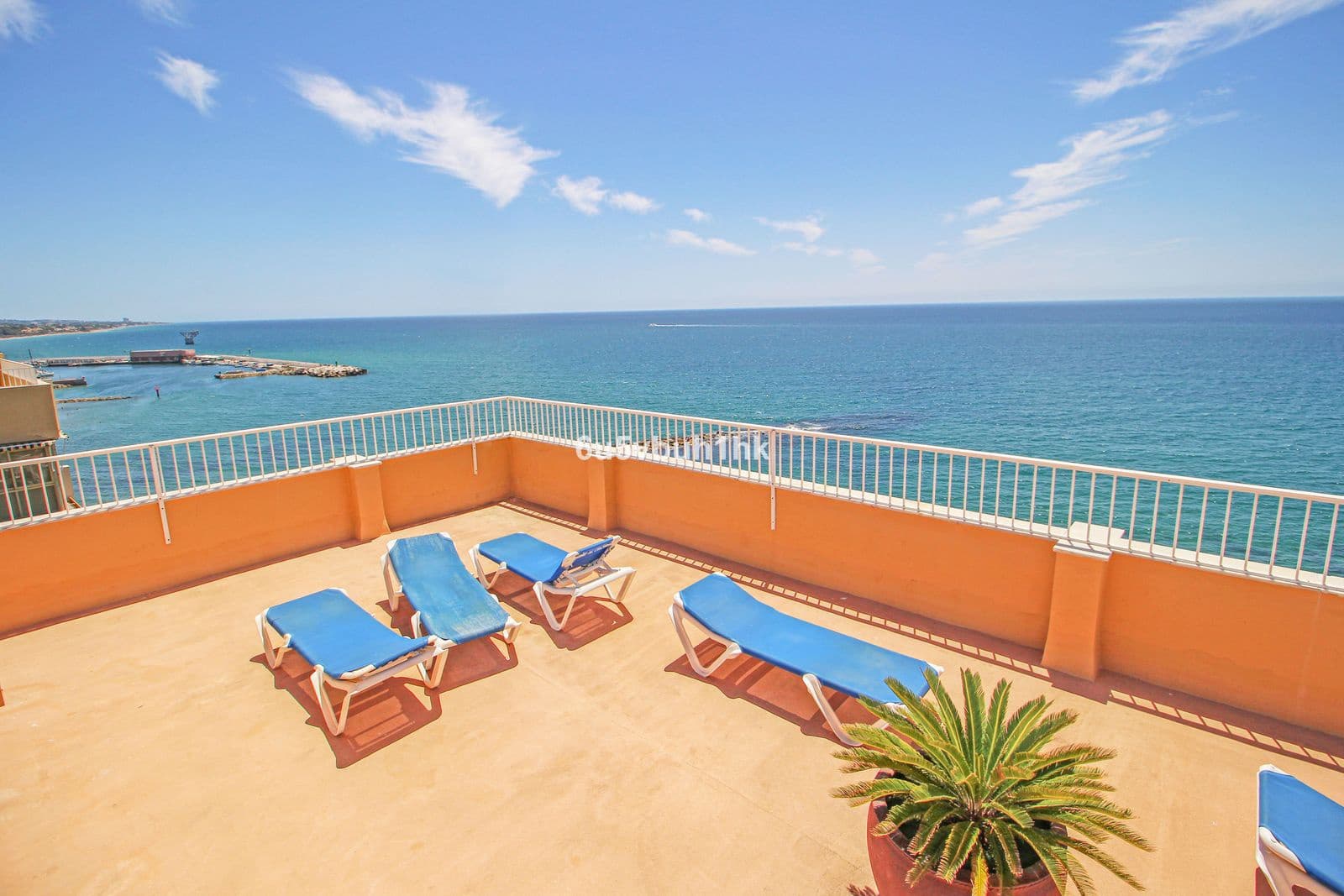 Apartamento de 2 habitaciones en Marbella en venta con piscina - 430.000 € (Ref: 9105843)