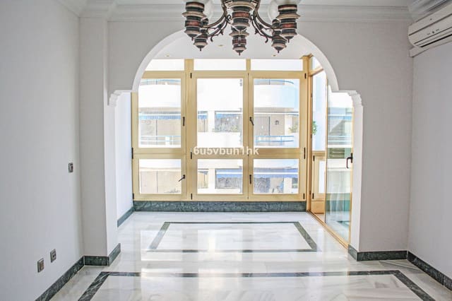 2 bedroom Apartment for sale in Marbella with pool - € 420,000 (Ref: 9105843)