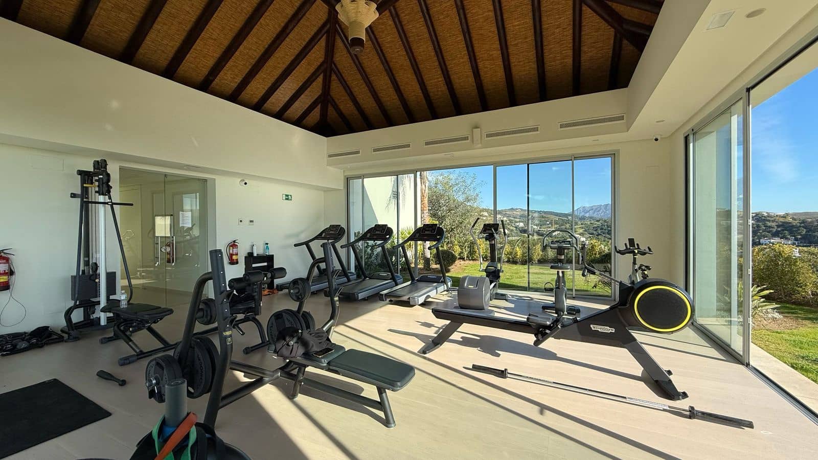 3 bedroom Apartment for sale in Benahavis - € 965,000 (Ref: 9106741)