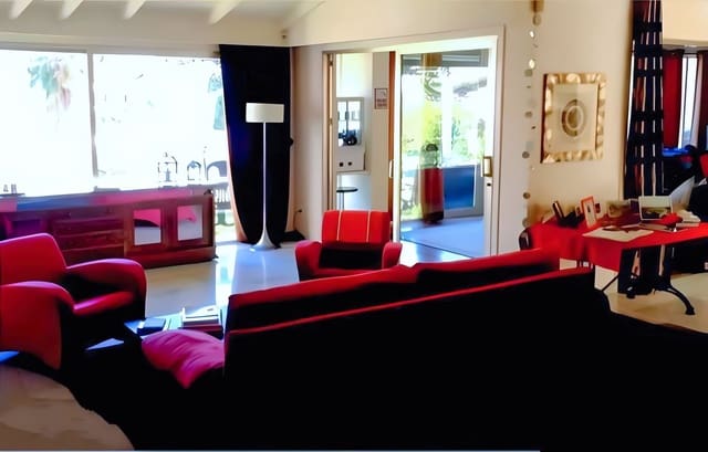 5 makuuhuone Huvila myytävänä paikassa Nueva Andalucia, Marbella mukana uima-altaan 
autotalli - 2 800 000 € (Ref: 9114841)