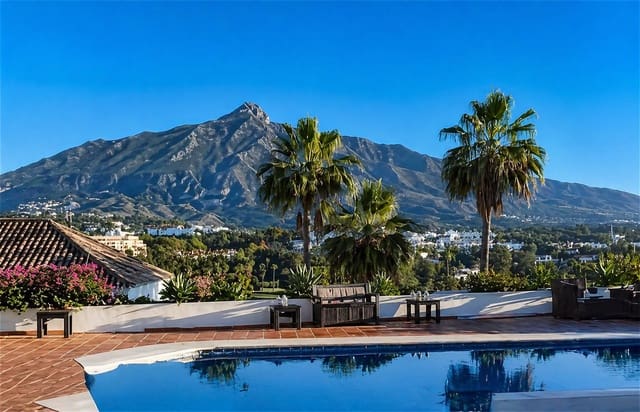 5 sypialnia Willa na sprzedaż w Nueva Andalucia, Marbella z basenem garażem - 2 800 000 € (Ref: 9114841)