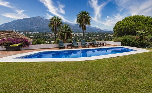 5 sypialnia Willa na sprzedaż w Nueva Andalucia, Marbella z basenem garażem - 2 800 000 € (Ref: 9114841)