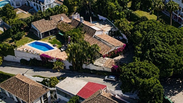 5 sypialnia Willa na sprzedaż w Nueva Andalucia, Marbella z basenem garażem - 2 800 000 € (Ref: 9114841)