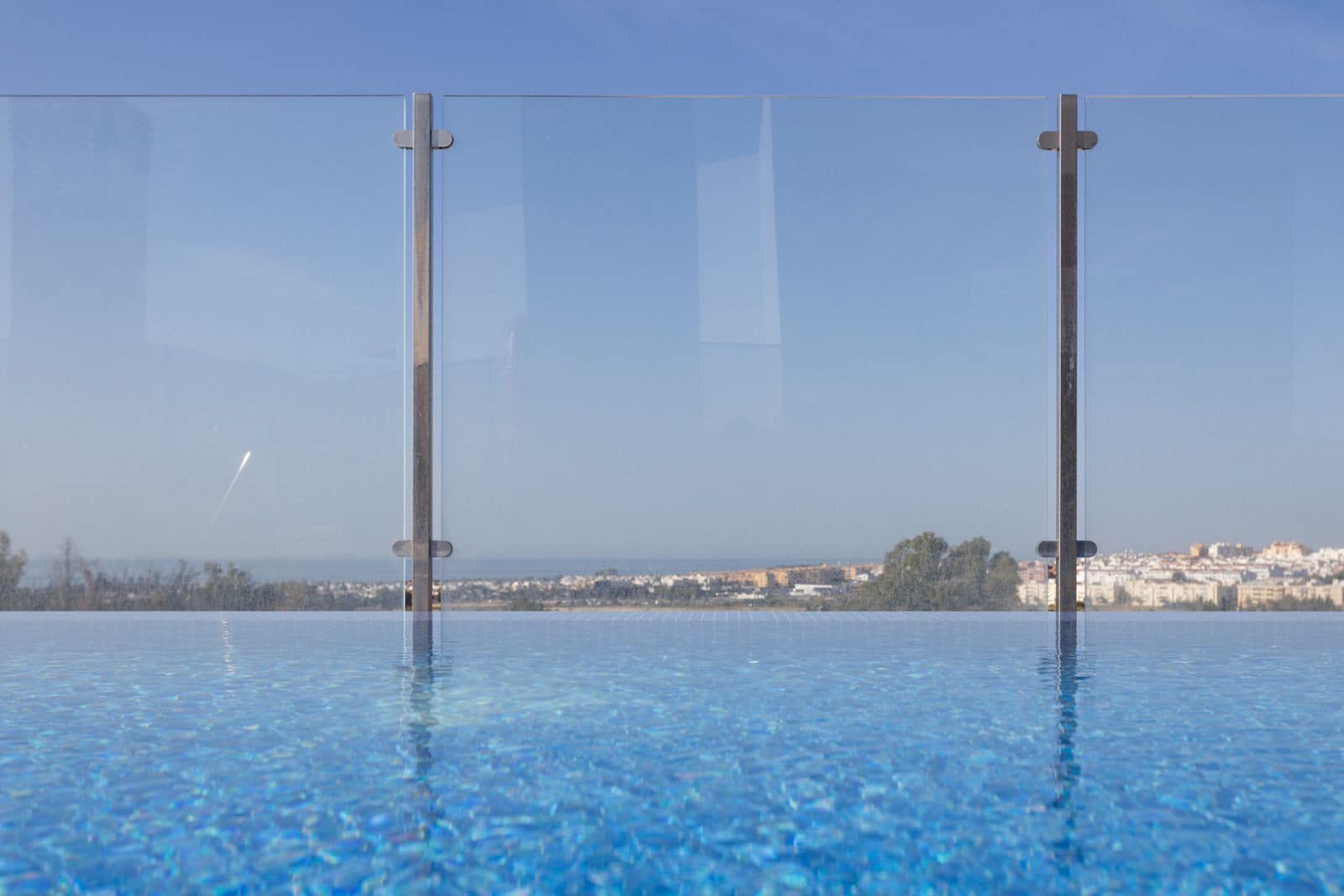 2 bedroom Apartment for sale in Nueva Andalucia - € 890,000 (Ref: 9116808)