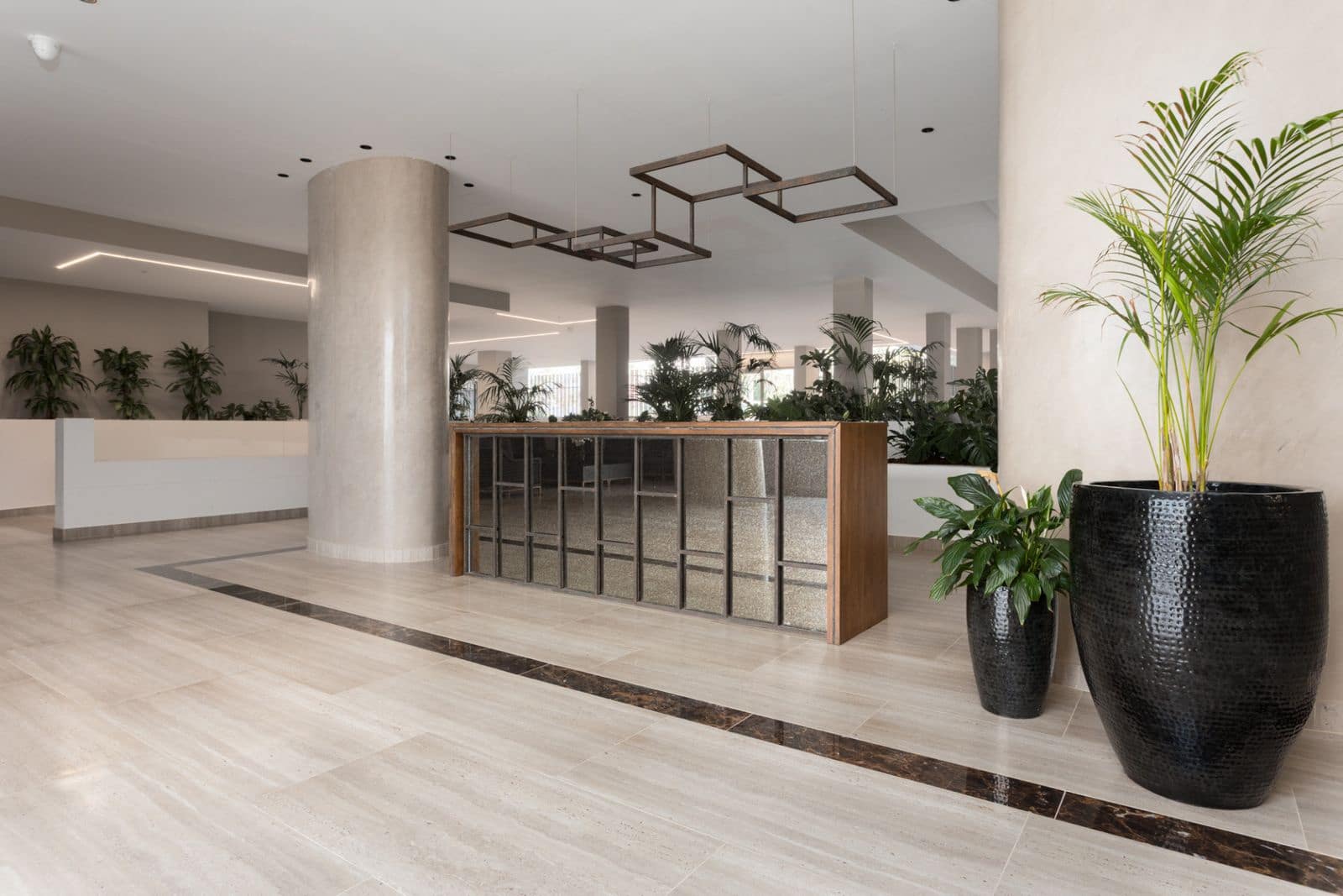 2 bedroom Apartment for sale in Nueva Andalucia - € 890,000 (Ref: 9116808)