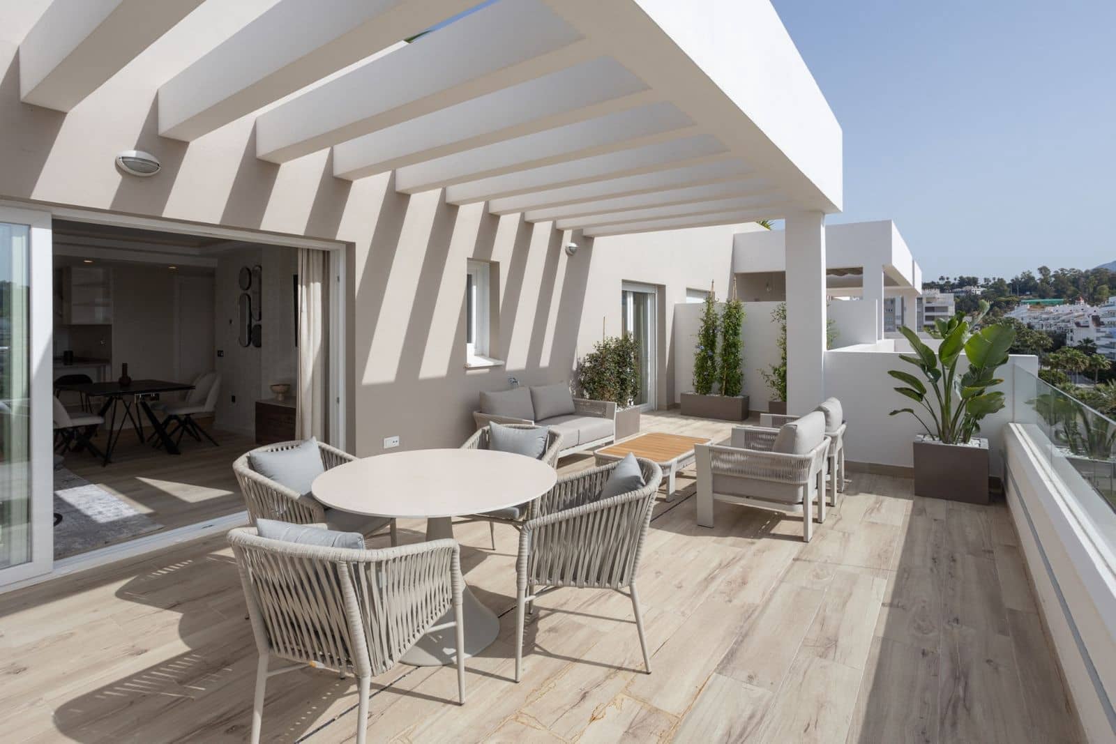 2 bedroom Apartment for sale in Nueva Andalucia - € 890,000 (Ref: 9116808)