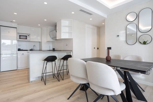 2 bedroom Apartment for sale in Nueva Andalucia, Marbella - € 890,000 (Ref: 9116808)