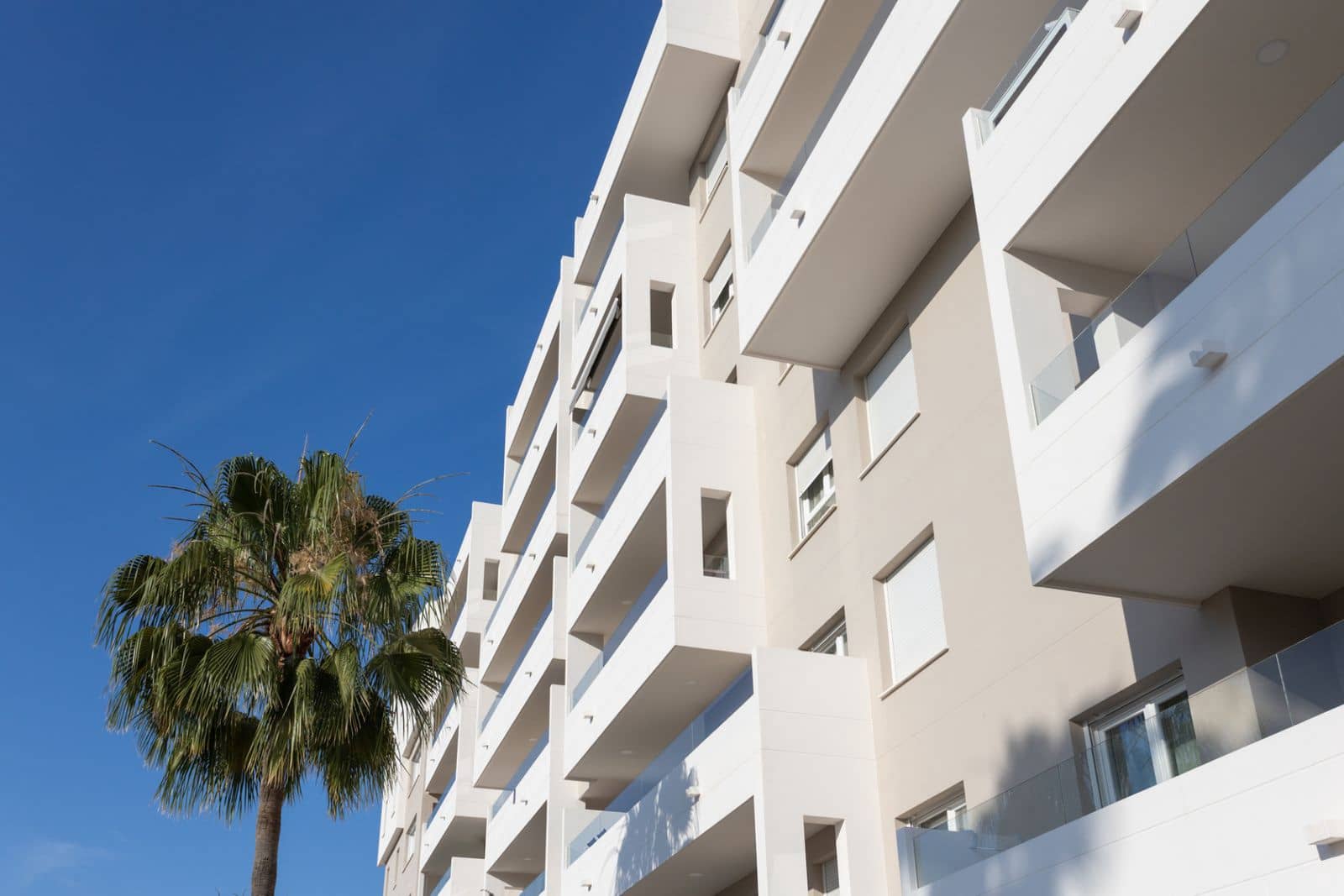 2 bedroom Apartment for sale in Nueva Andalucia - € 890,000 (Ref: 9116808)