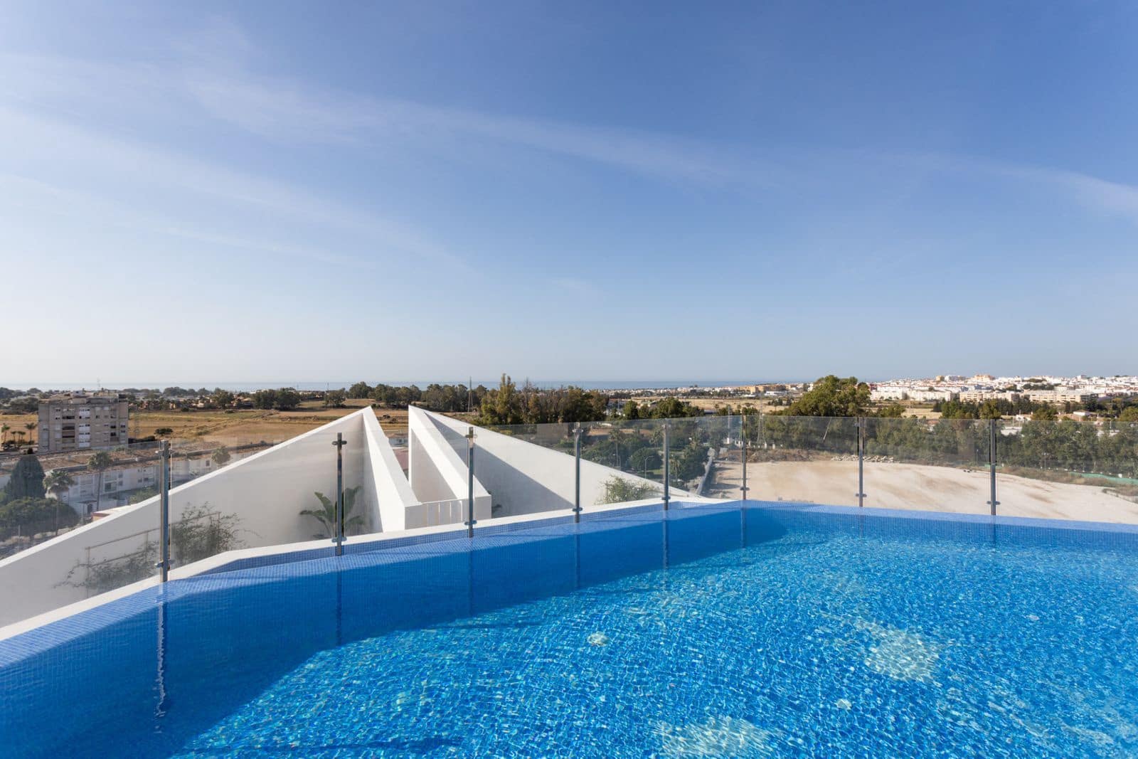 2 bedroom Apartment for sale in Nueva Andalucia - € 890,000 (Ref: 9116808)
