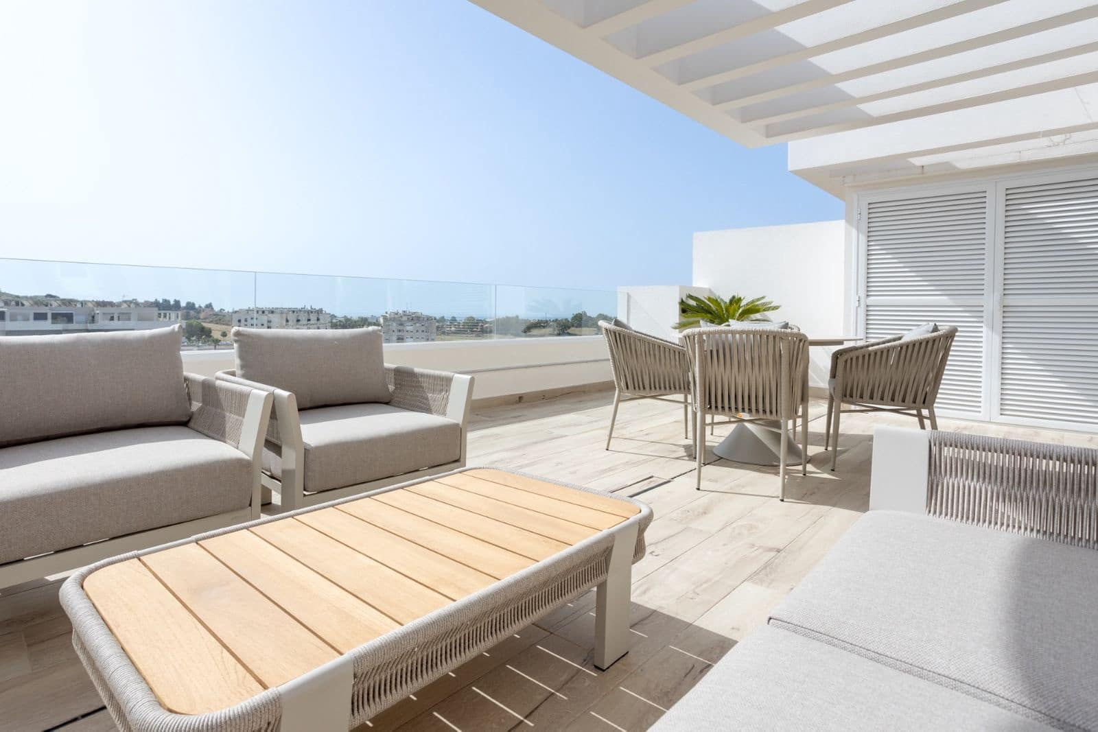 2 bedroom Apartment for sale in Nueva Andalucia - € 890,000 (Ref: 9116808)