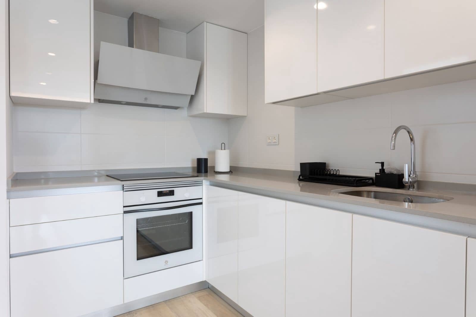 4 soveværelse Lejlighed til salg i Nueva Andalucia - € 1.499.000 (Ref: 9116809)