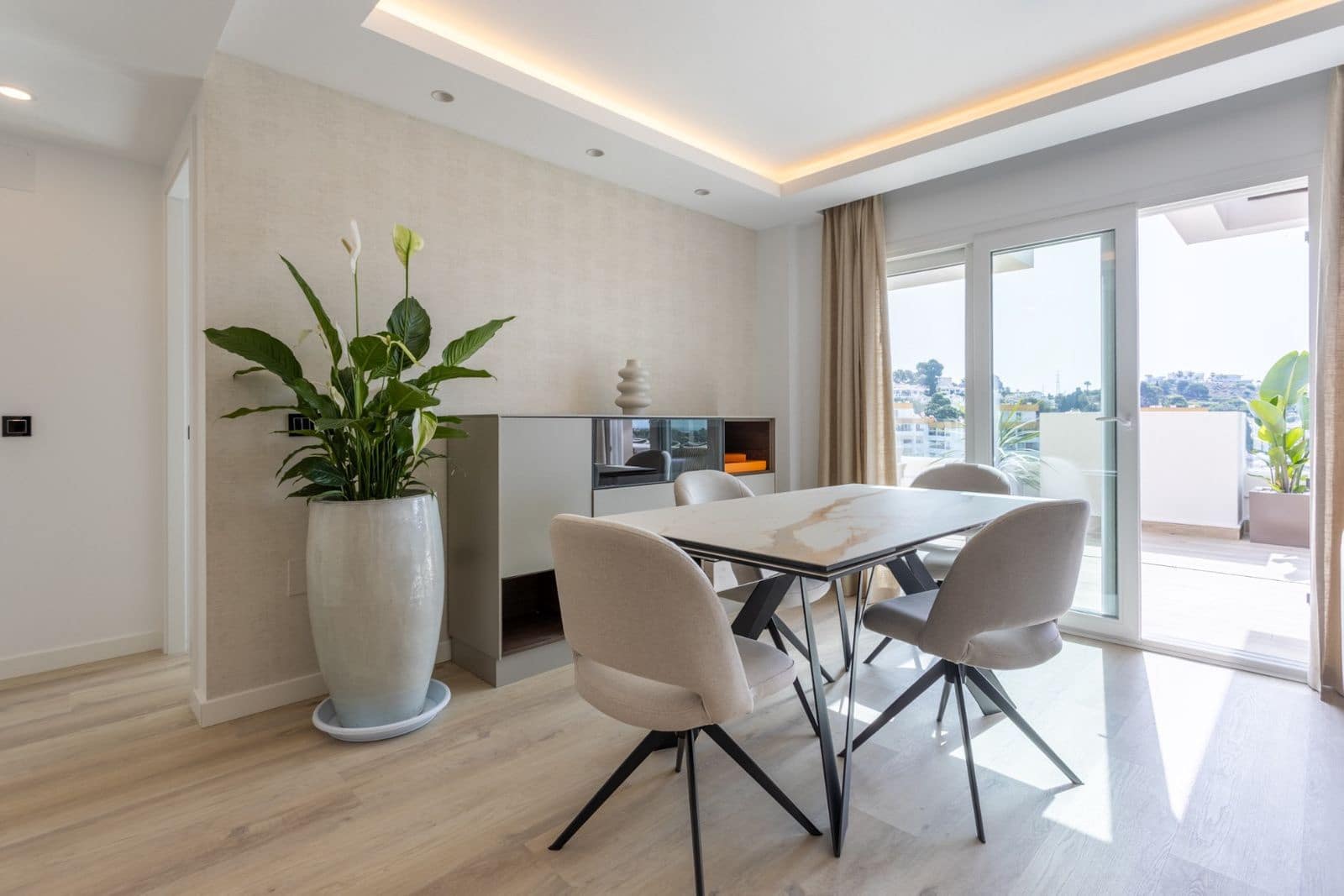 4 soveværelse Lejlighed til salg i Nueva Andalucia - € 1.499.000 (Ref: 9116809)