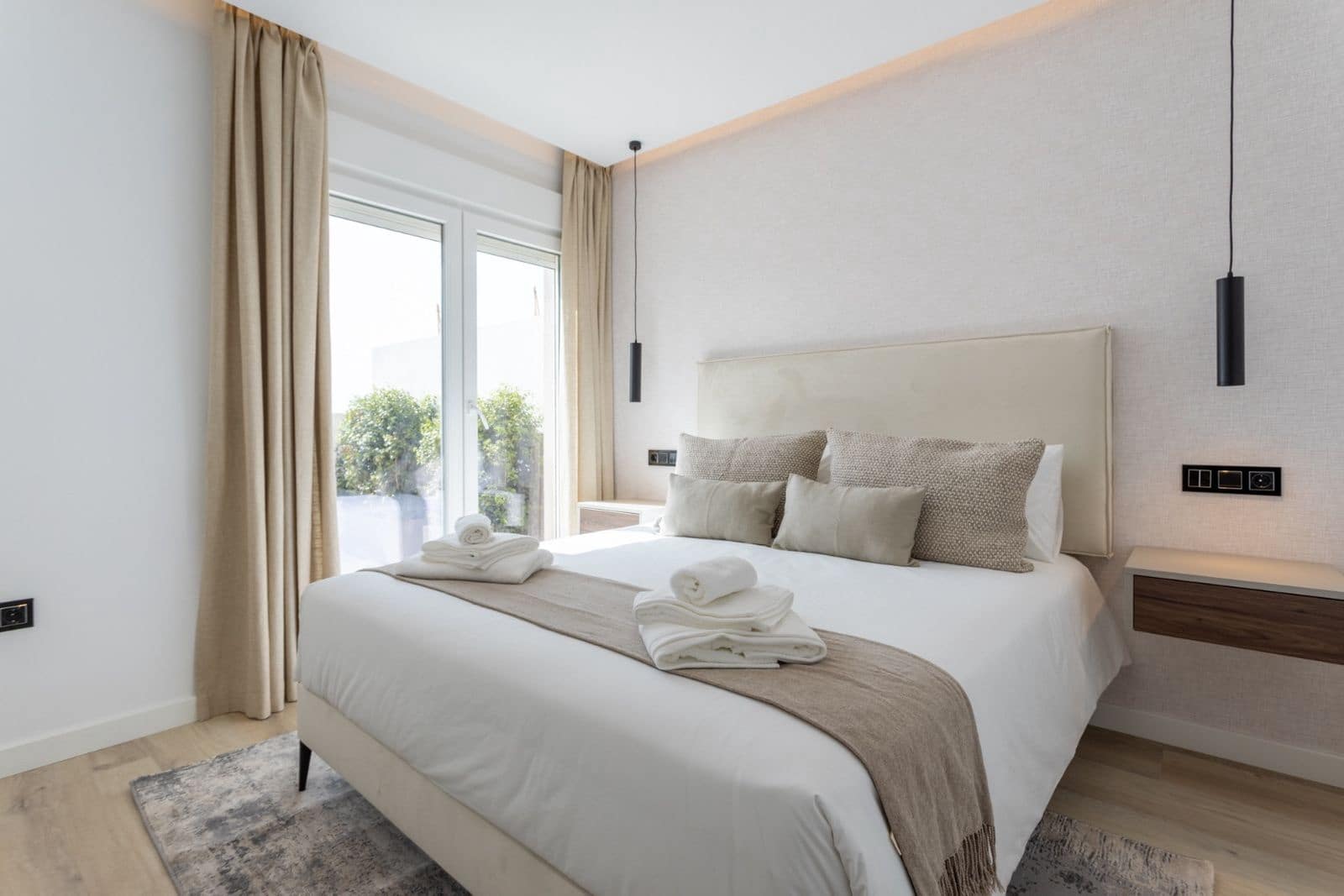 4 soveværelse Lejlighed til salg i Nueva Andalucia - € 1.499.000 (Ref: 9116809)