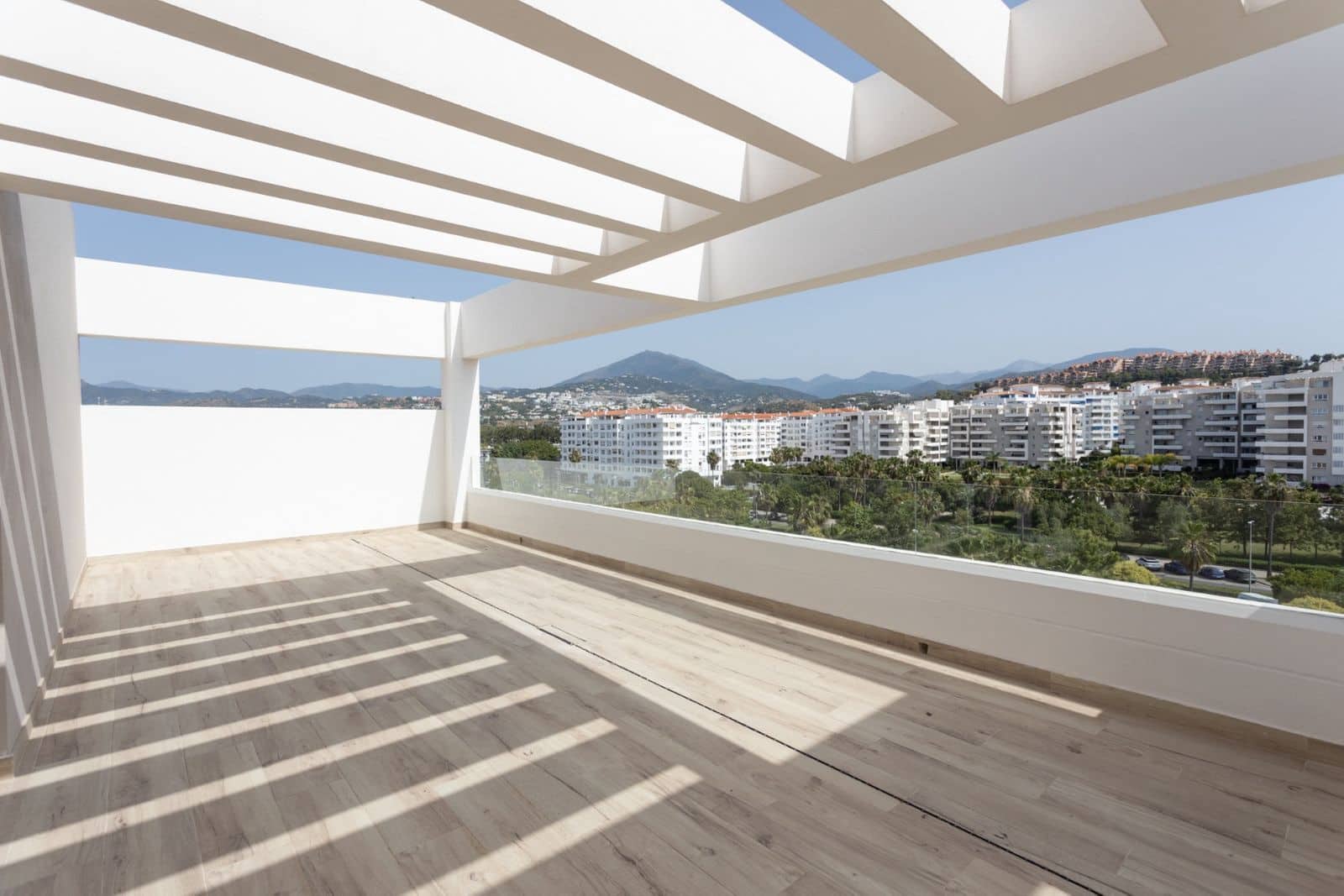 4 soveværelse Lejlighed til salg i Nueva Andalucia - € 1.499.000 (Ref: 9116809)