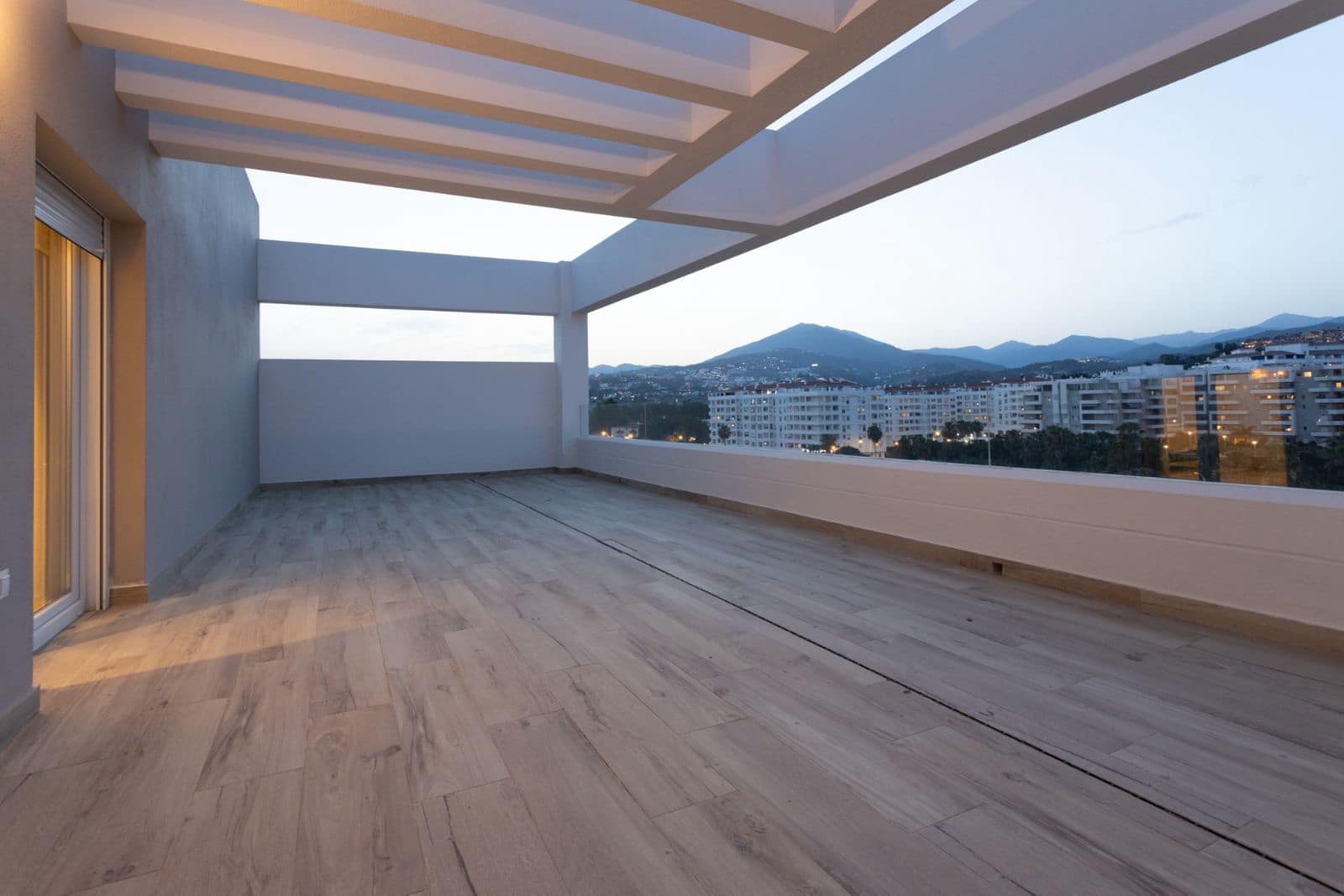 4 soveværelse Lejlighed til salg i Nueva Andalucia - € 1.499.000 (Ref: 9116809)