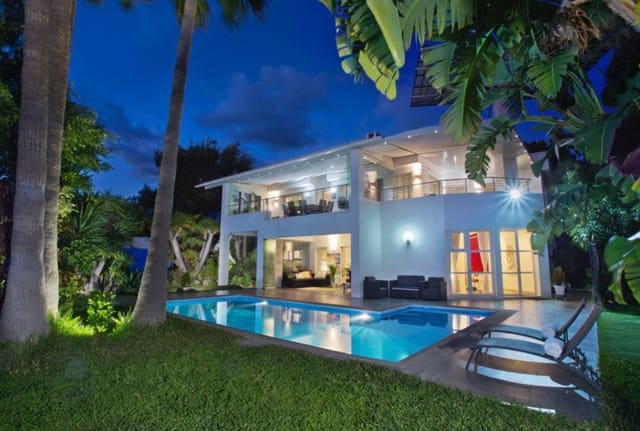 8 soveværelse Villa til salg i Elviria, Marbella med swimmingpool - € 2.000.000 (Ref: 9116813)