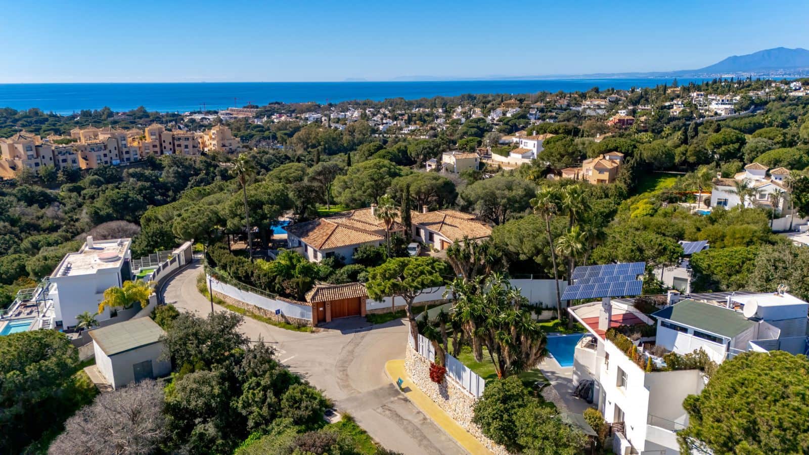 8 soveværelse Villa til salg i Elviria med swimmingpool - € 2.000.000 (Ref: 9116813)