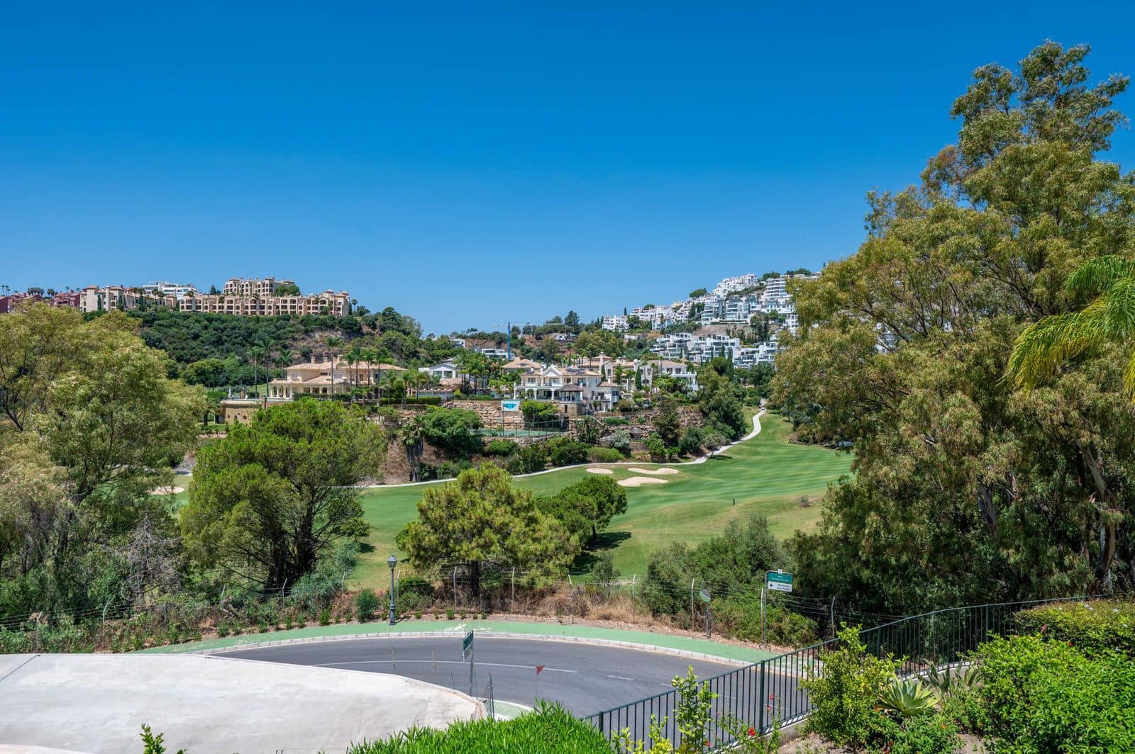 3 bedroom Townhouse for sale in La Quinta - € 1,195,000 (Ref: 9127820)