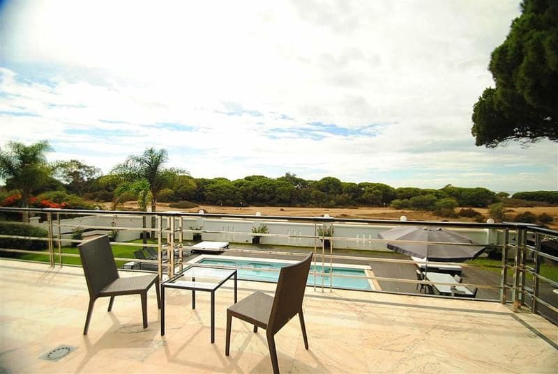 8 soveværelse Villa til salg i Cabopino med swimmingpool garage - € 4.950.000 (Ref: 9127823)