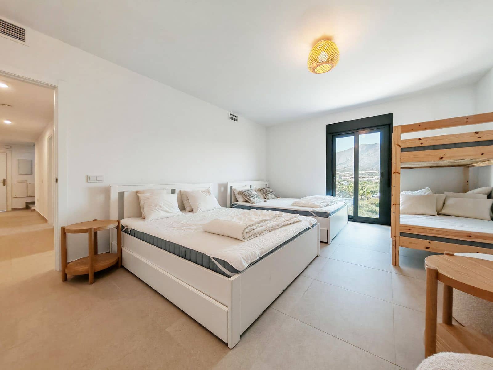 4 bedroom Penthouse for sale in Estepona - € 750,000 (Ref: 9127825)