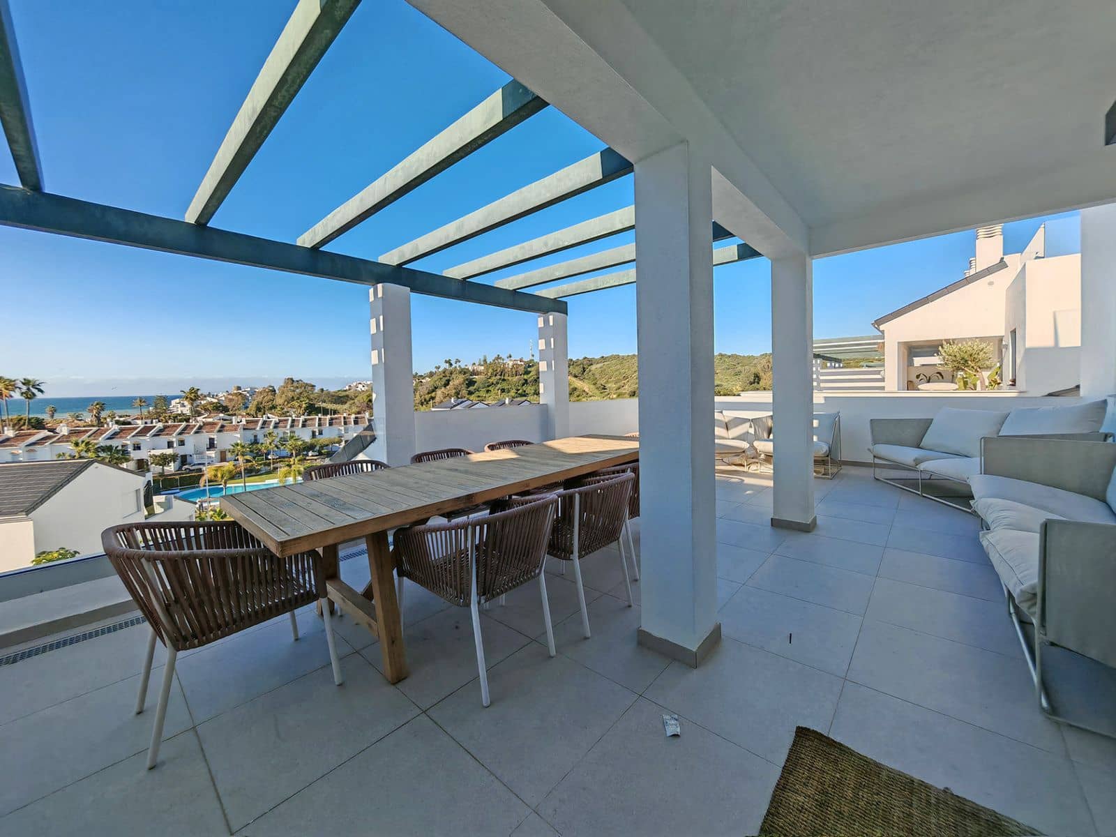 4 bedroom Penthouse for sale in Estepona - € 750,000 (Ref: 9127825)