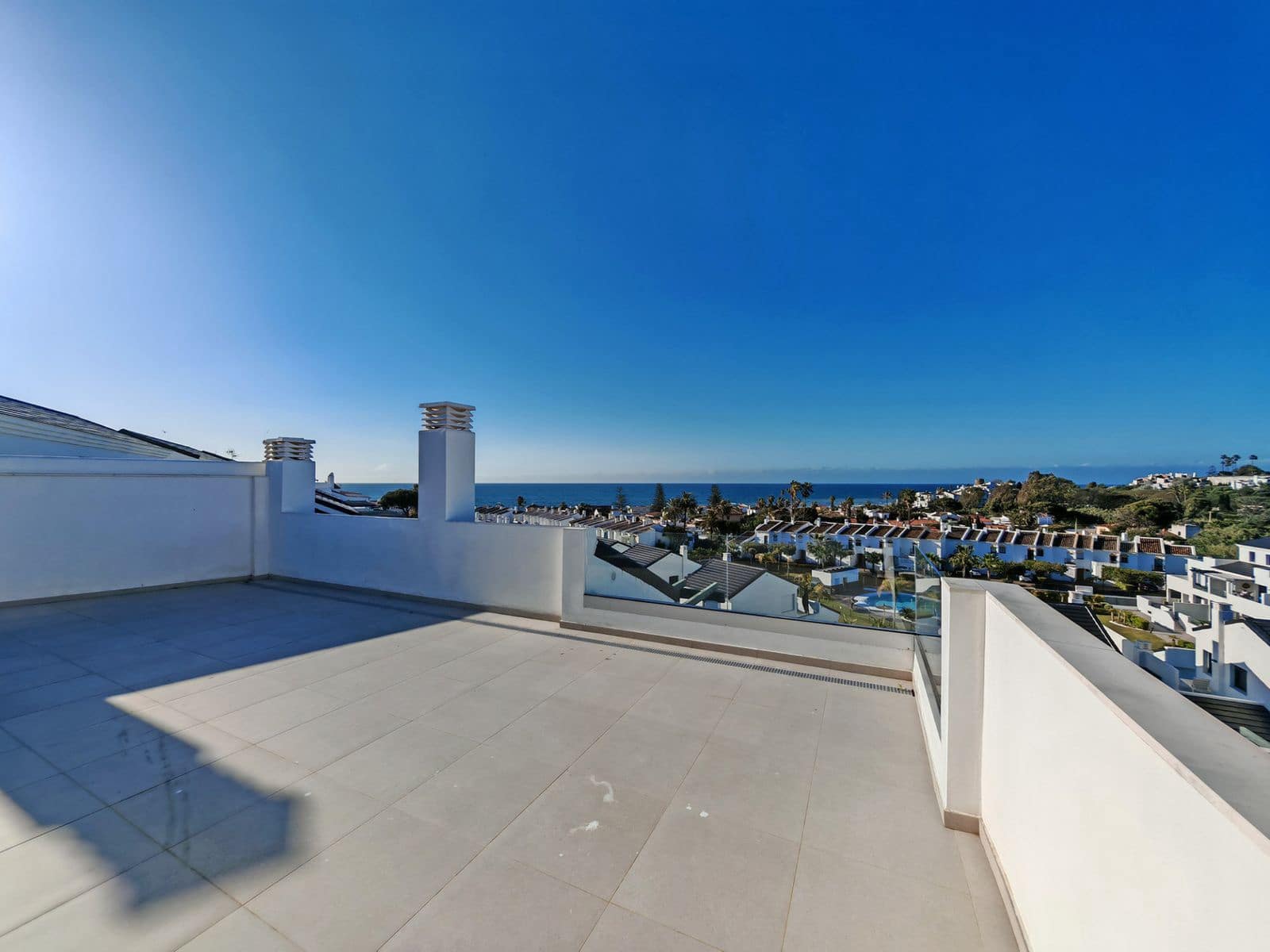 4 bedroom Penthouse for sale in Estepona - € 750,000 (Ref: 9127825)